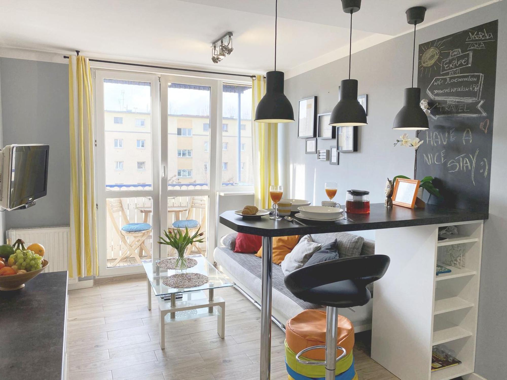3rooms-balcony-pkp - Deerrest Wroclaw