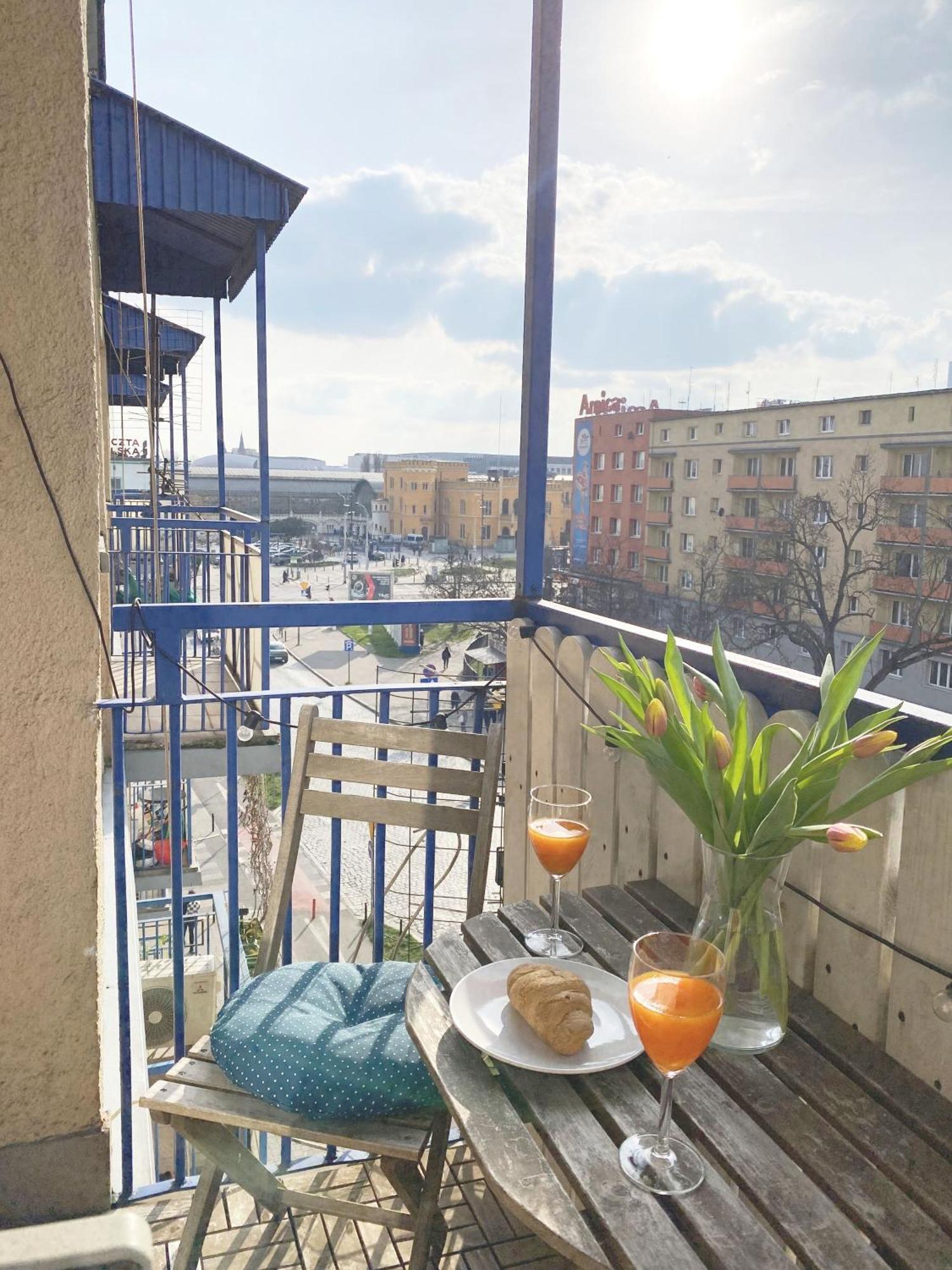 3rooms-balcony-pkp - Deerrest * Wroclaw